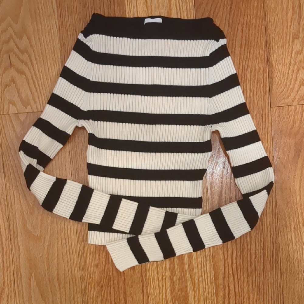 Striped Black and White Women's Sweater